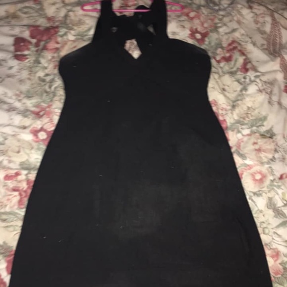 Formal dresses - Picture 5 of 6